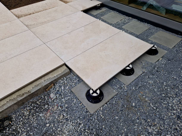 Gress galleggiante su supporti regolabili terrazzo Milano